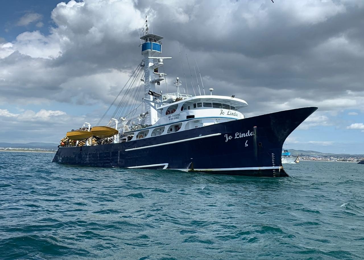 Wild Fishing Ship